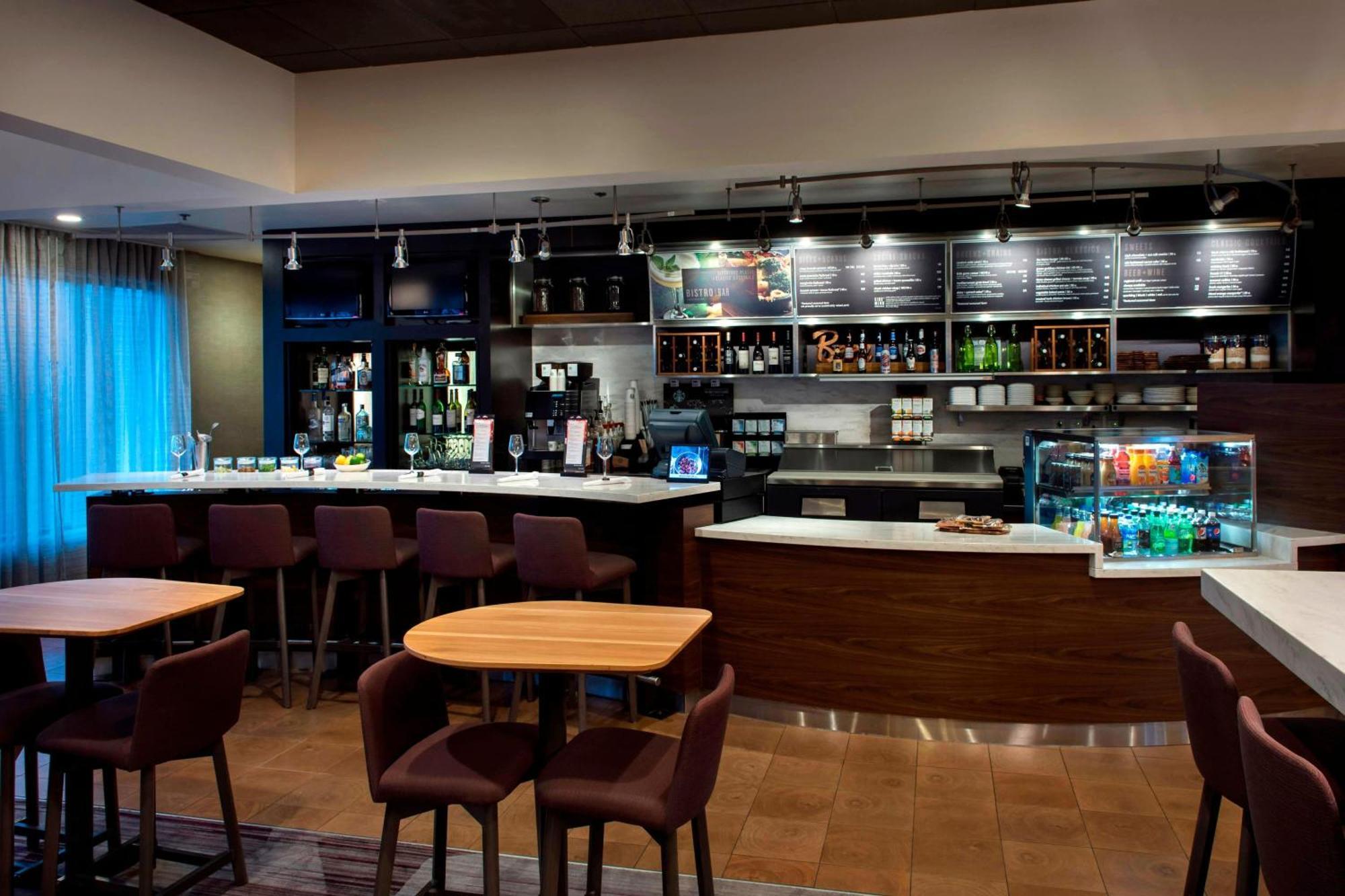 מלון Courtyard By Marriott פוקיפסי מראה חיצוני תמונה