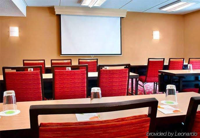 מלון Courtyard By Marriott פוקיפסי מראה חיצוני תמונה